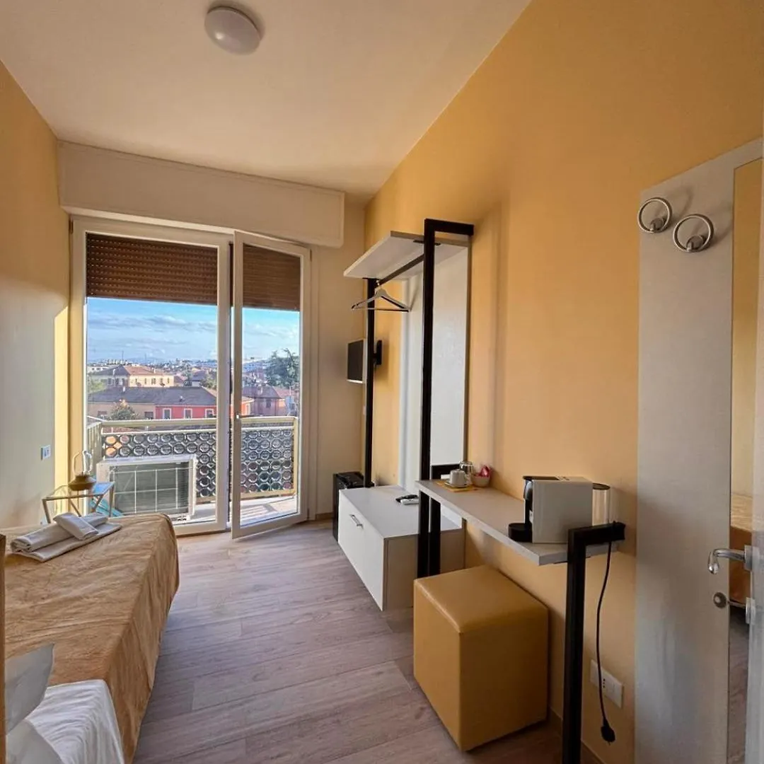 Corte Sant'Orsola 108 Bologna 0*,  Italia
